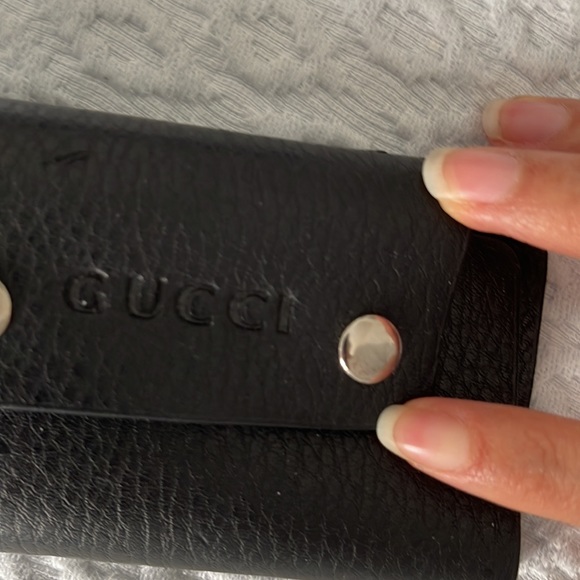 COPY - GUCCI KEY CHAIN HOLDER - Picture 3 of 3